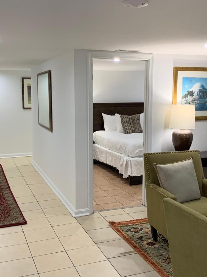 Renovated English Basement 2Bdrm Home Near Metro Washington Kültér fotó