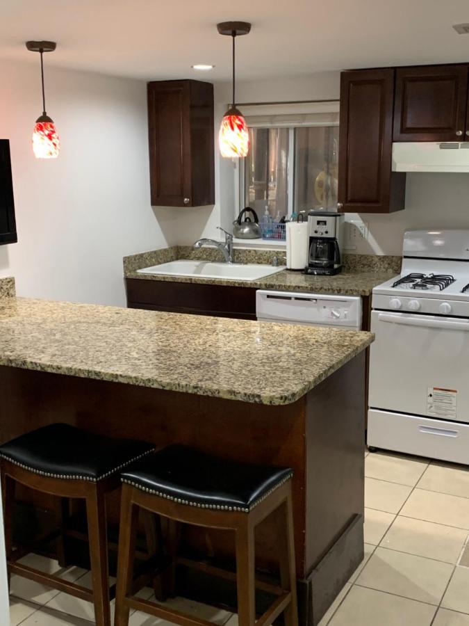 Renovated English Basement 2Bdrm Home Near Metro Washington Kültér fotó