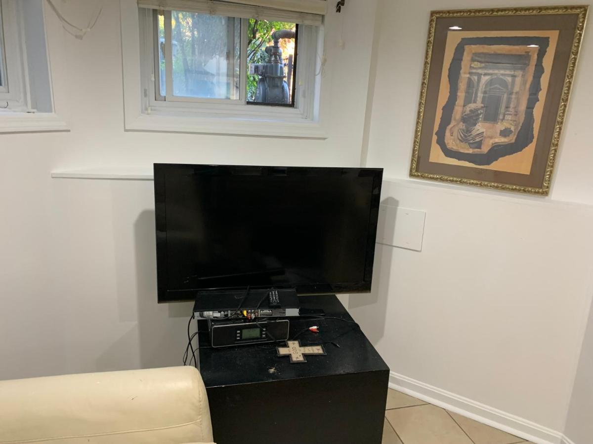 Renovated English Basement 2Bdrm Home Near Metro Washington Kültér fotó