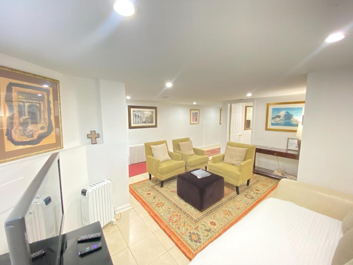 Renovated English Basement 2Bdrm Home Near Metro Washington Kültér fotó